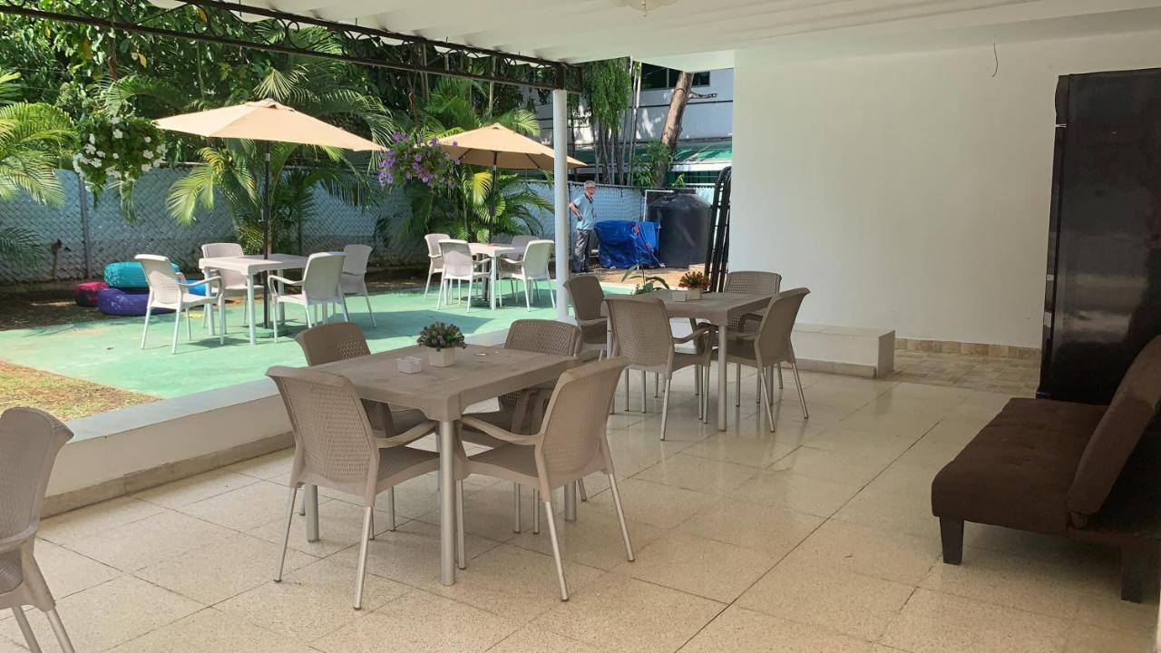 Hostal Familiar Carmencita Panama Stadt Exterior foto